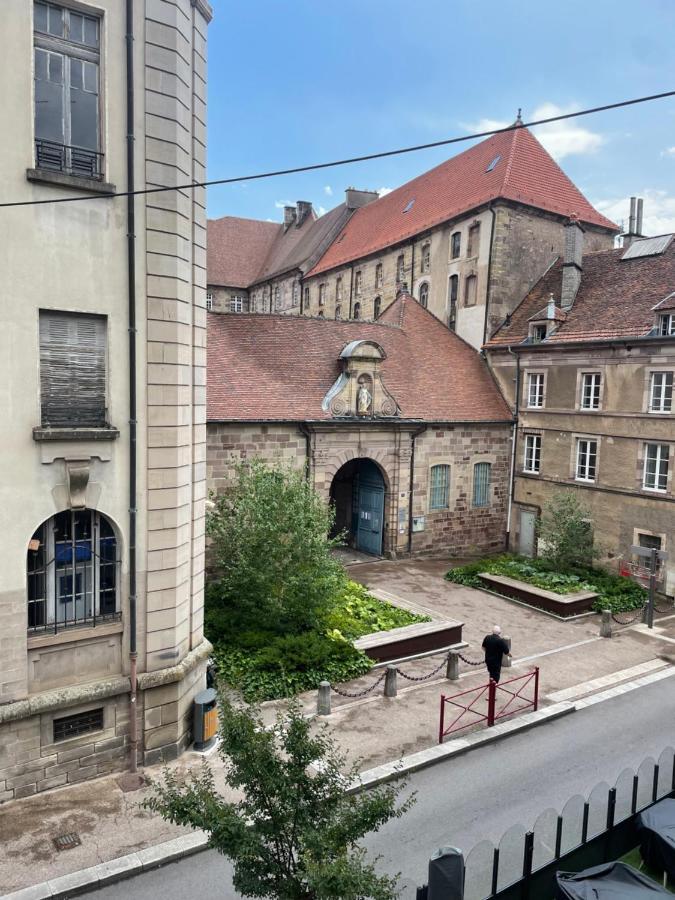 F1 Centre Historique Saint Valbert 吕克瑟伊莱班 外观 照片